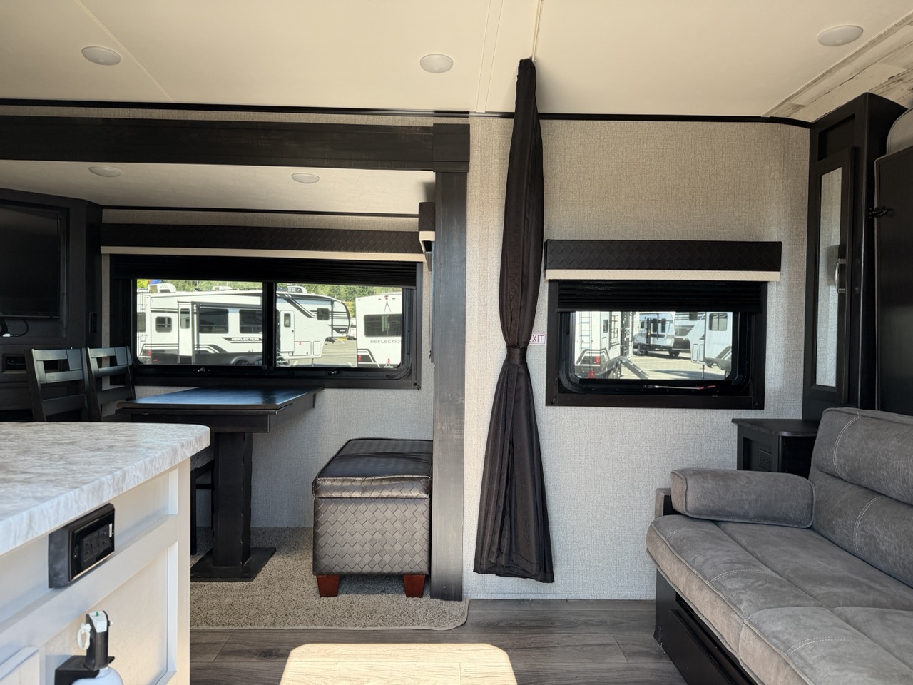 2020 Jayco White Hawk 23MRB - Image 4