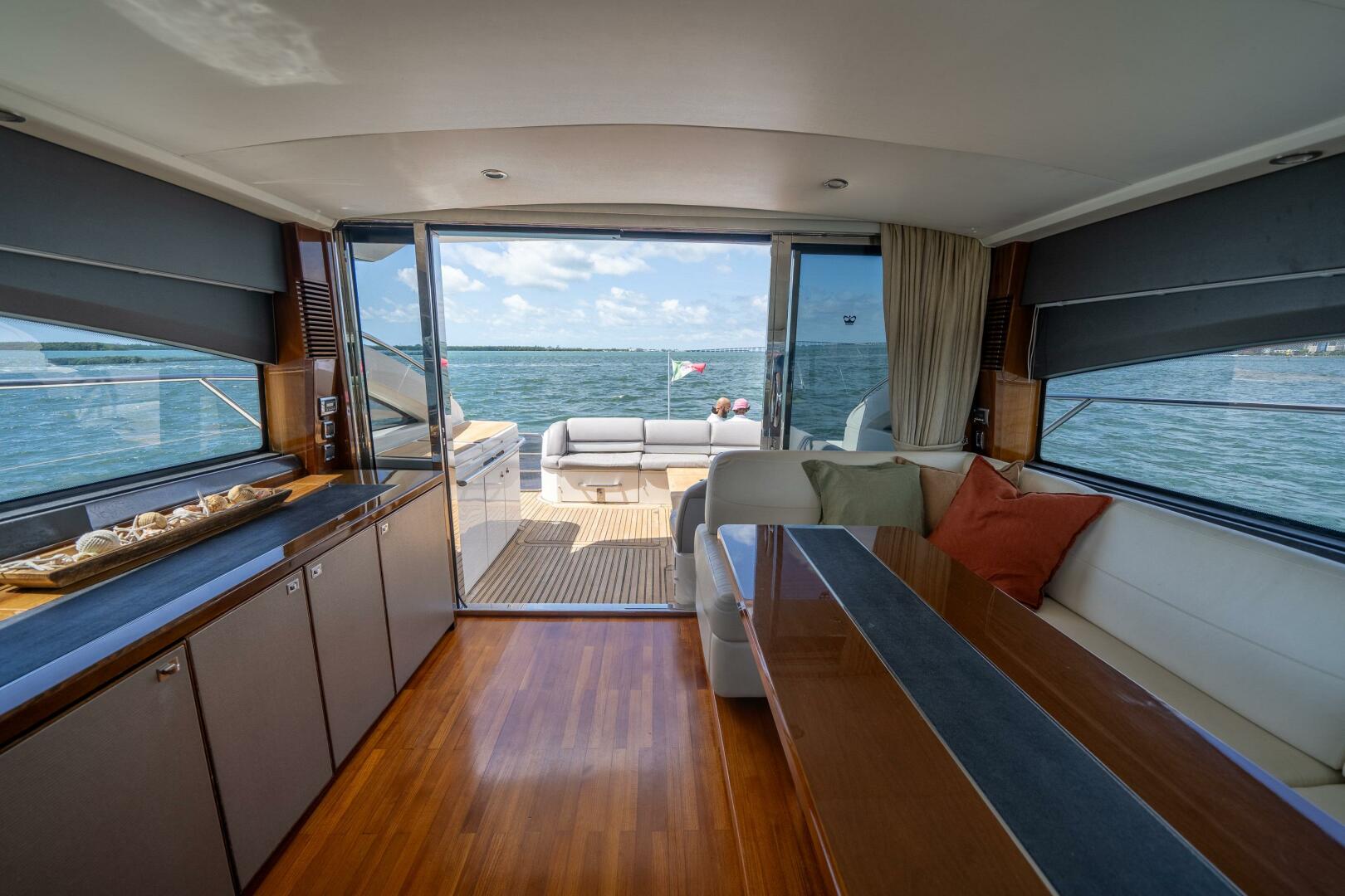 2012 Princess V52 - Image 12