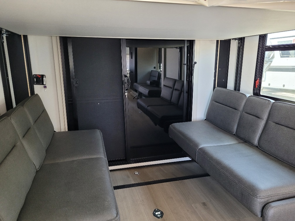 2026 Grand Design Momentum G-Class 325G - Image 11