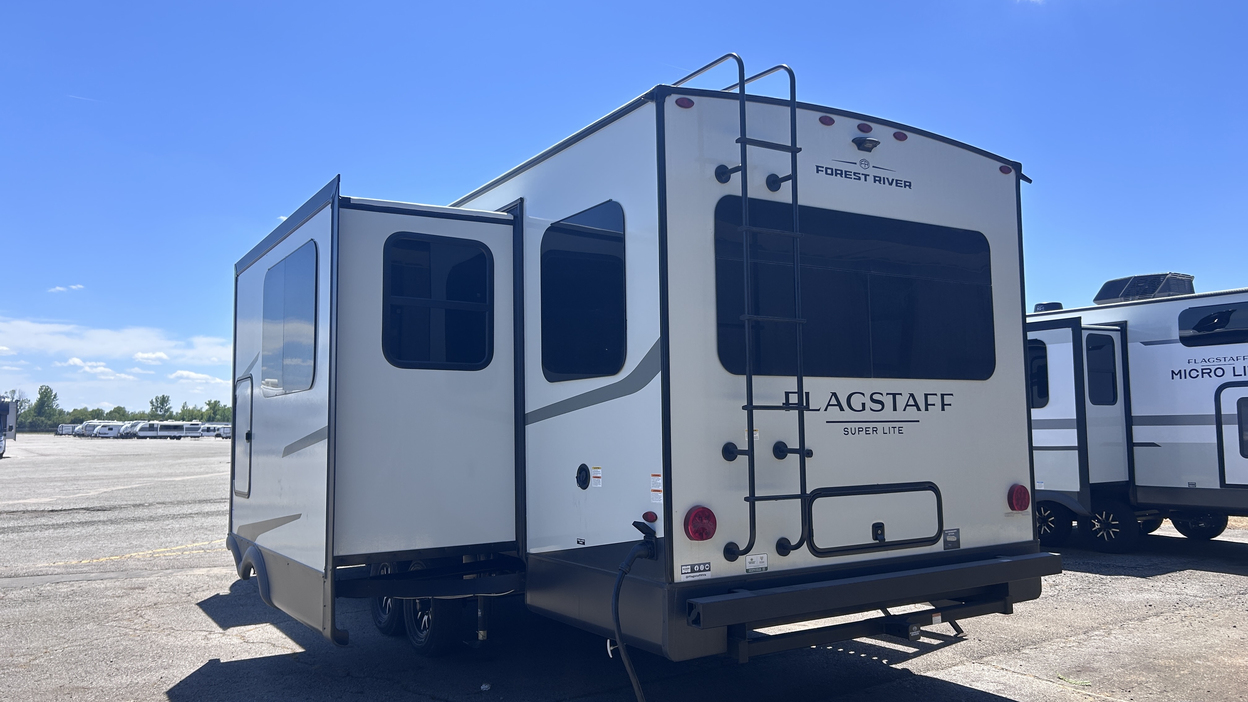 2026 Forest River Flagstaff Super Lite 26SRD - Image 6