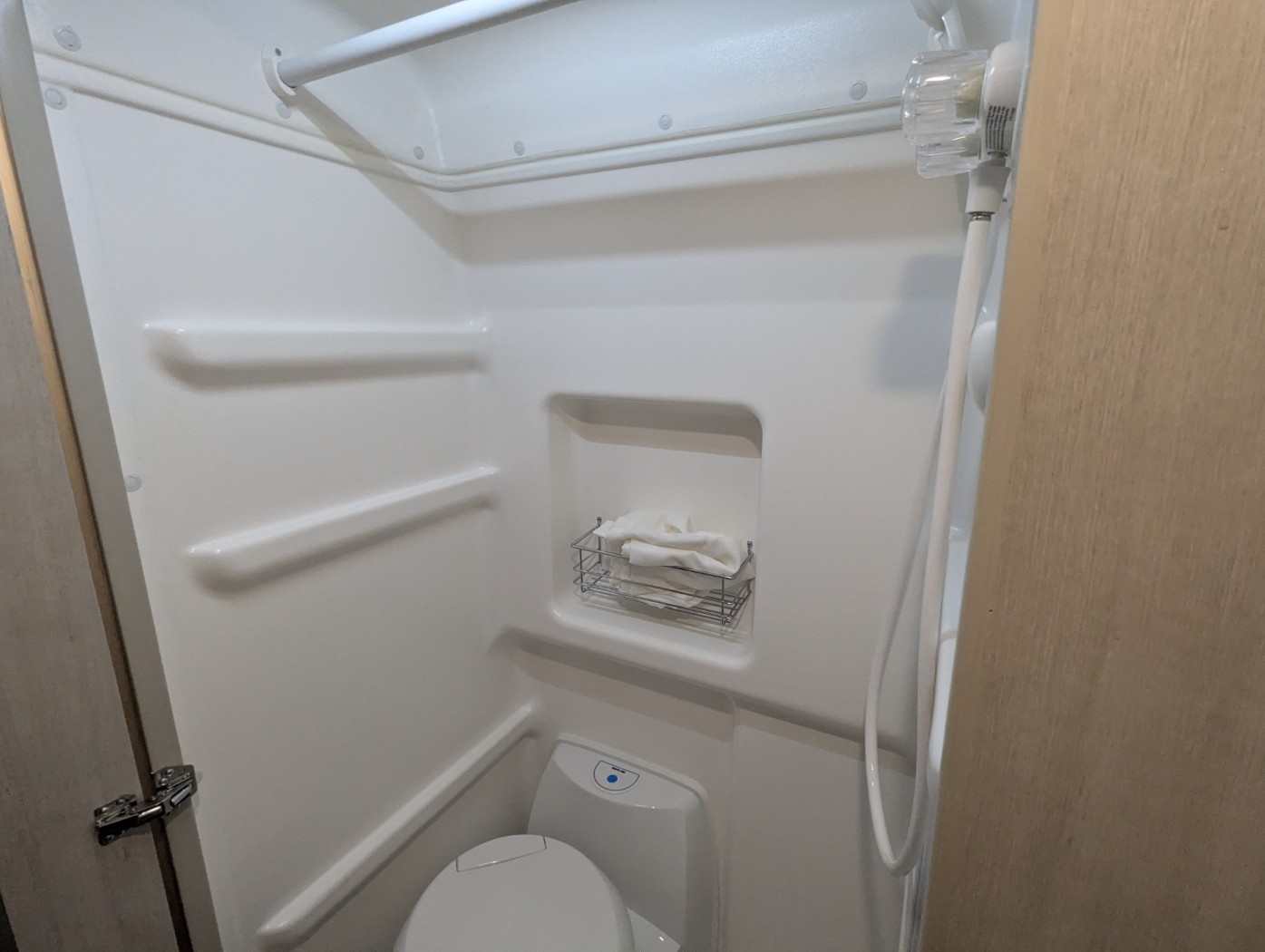 2027 Winnebago Solis 59P - Image 31