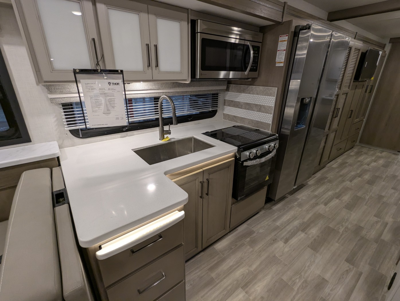 2027 Thor Motor Coach Windsport 36H - Image 23
