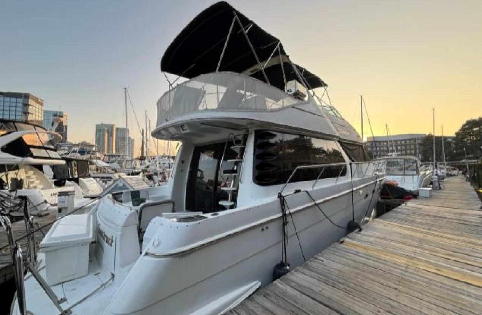 1998 Carver 530 Voyager - Image 14