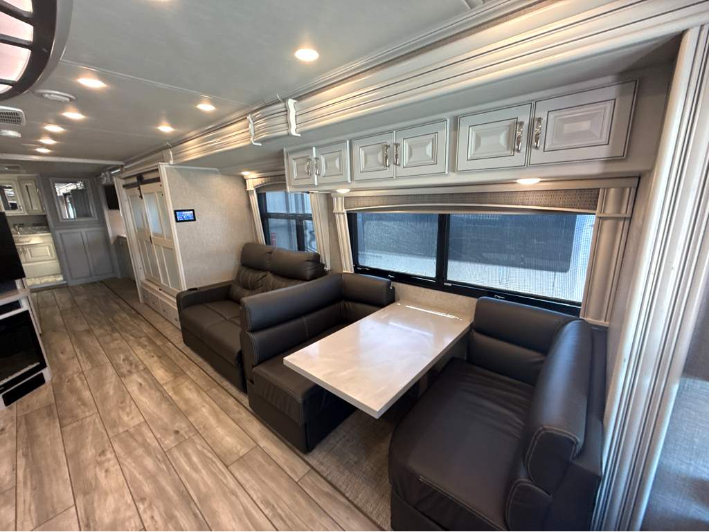 2024 FLEETWOOD DISCOVERY 38N - Image 12