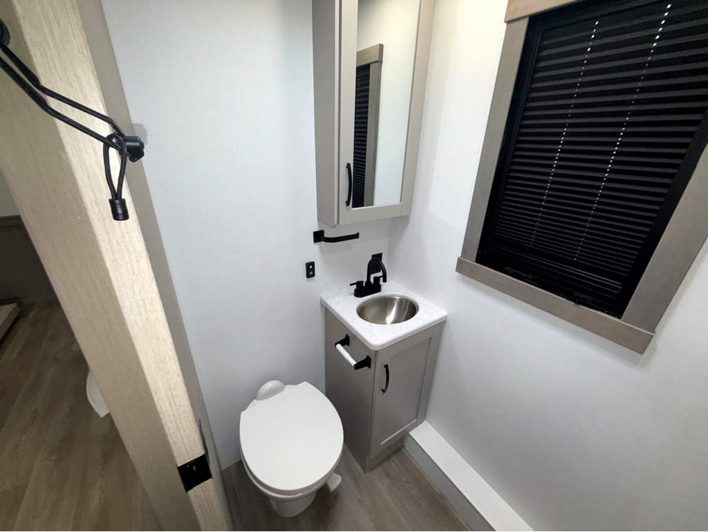2027 JAYCO PRECEPT 36C - Image 26
