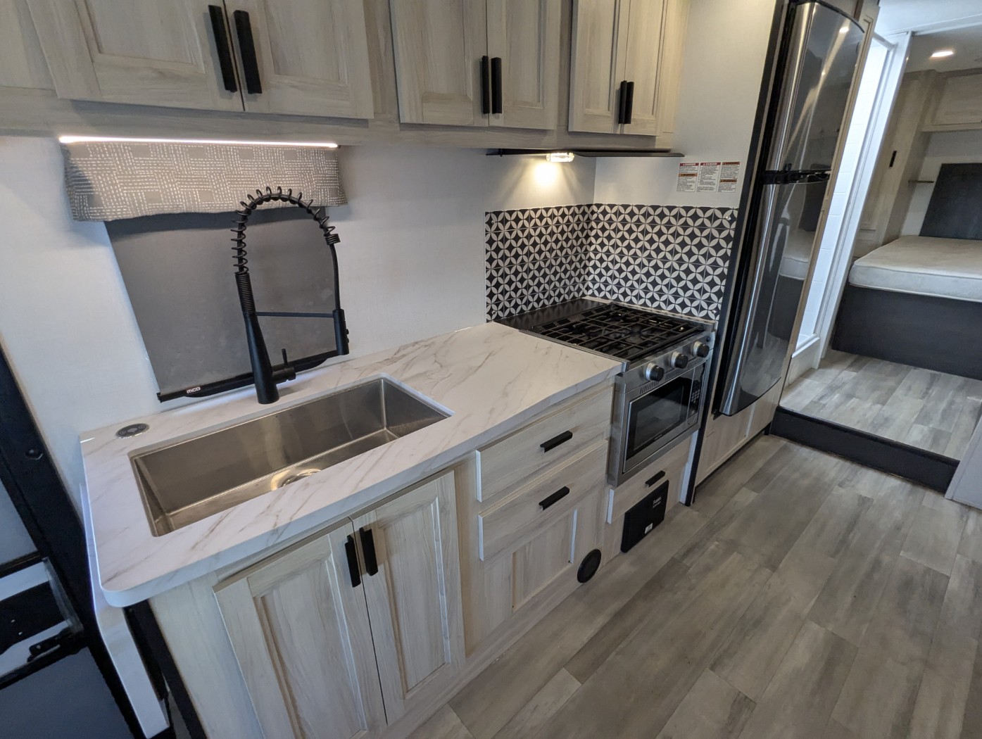 2024 Forest River Sunseeker 2850S LE - Image 13
