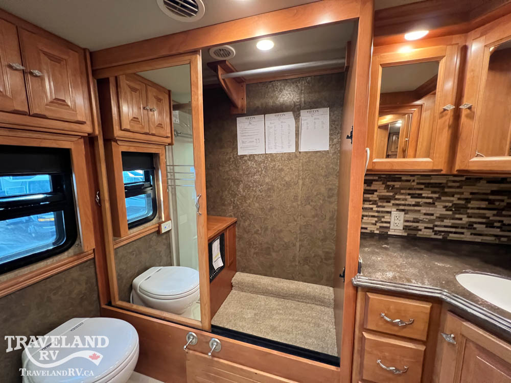 2015 Tiffin Phaeton 42 LH - Image 41