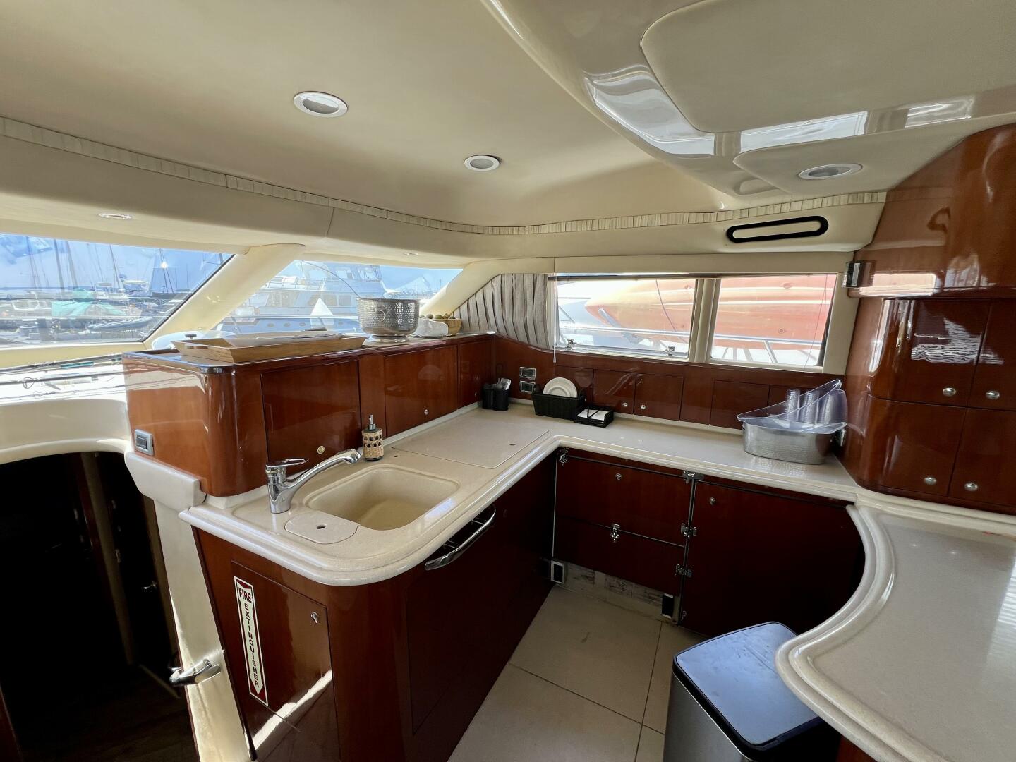 2002 Sea Ray 560 Sedan Cruiser - Image 29