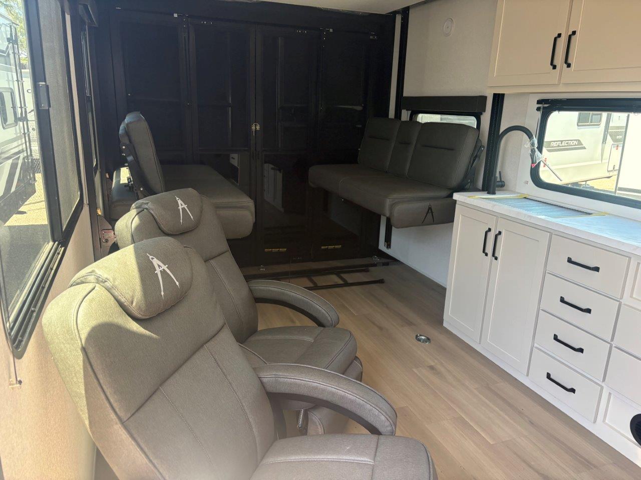 2026 Grand Design Momentum G-Class 21G - Image 5