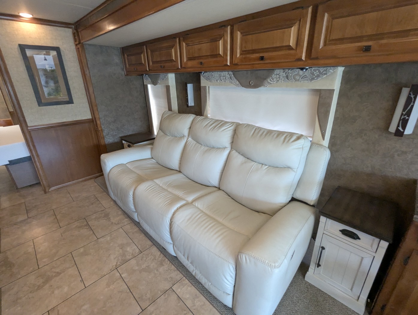 2014 Tiffin Allegro 36 LA - Image 19