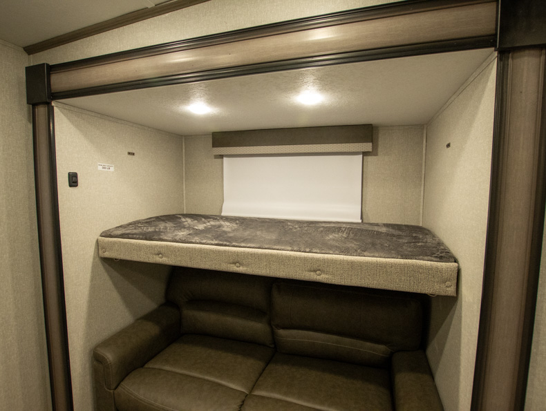 2022 Coachmen Chaparral 373MBRB - Image 13