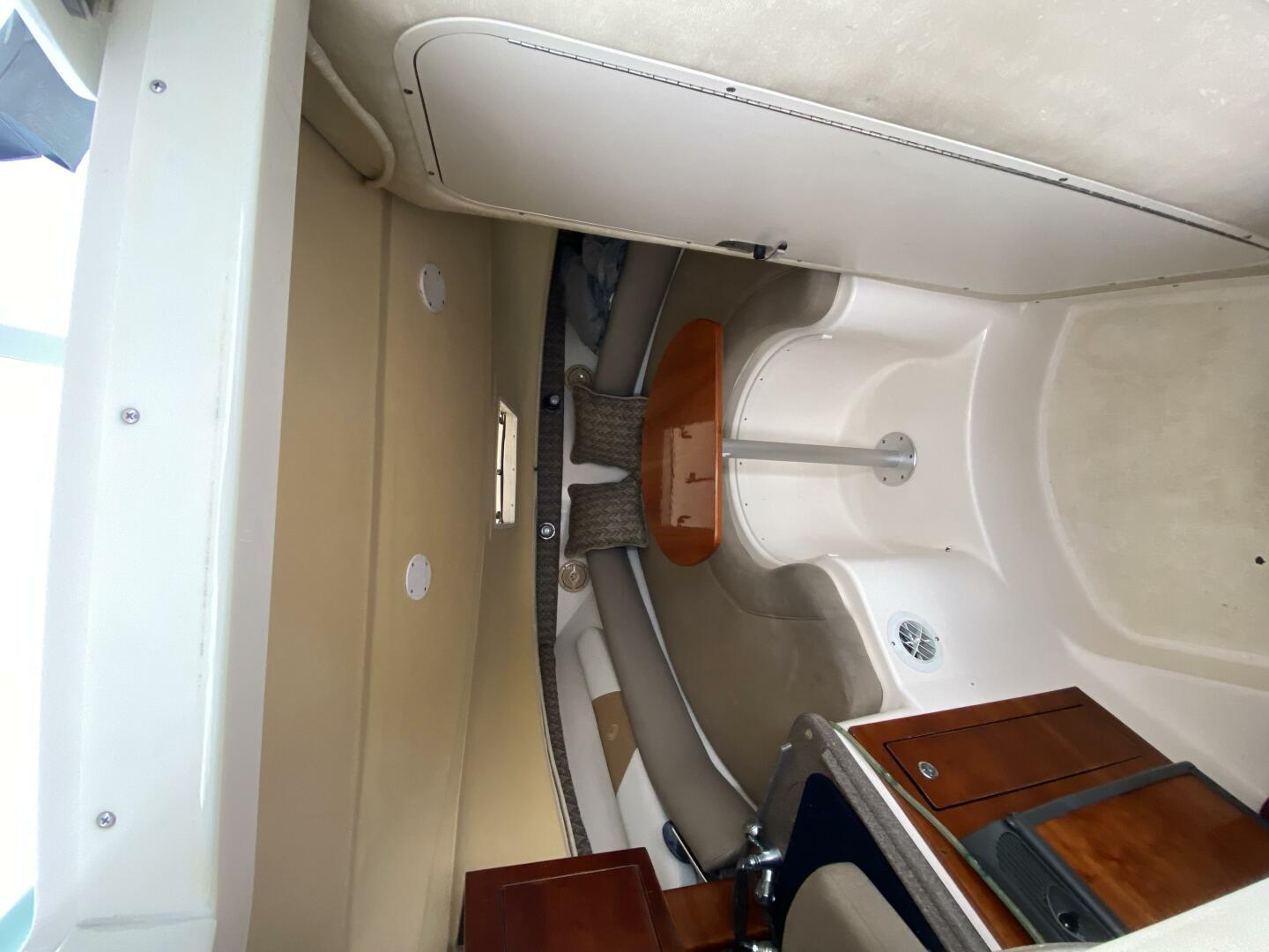 2003 Edgewater 265 Express - Image 6