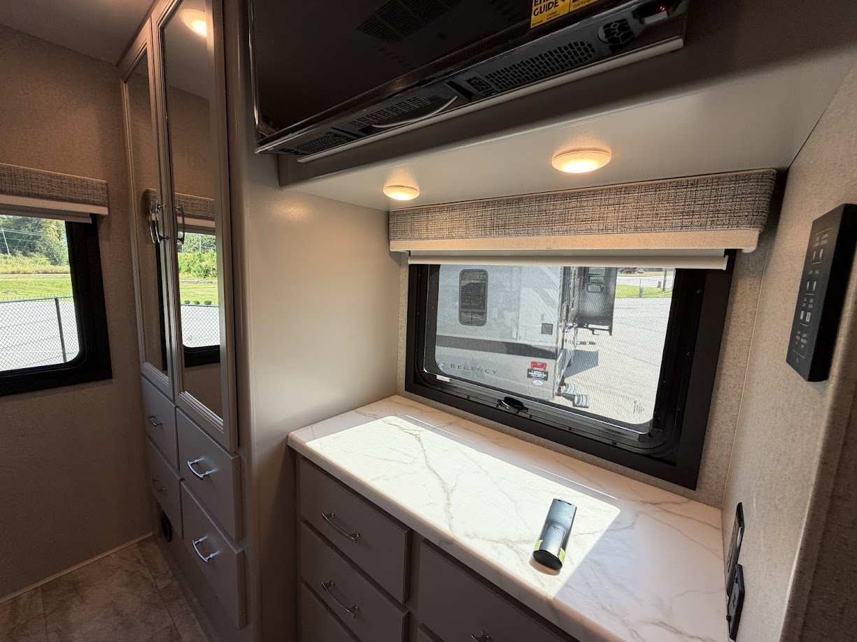 2026 THOR MOTOR COACH MAGNITUDE GRAND X32 - Image 62