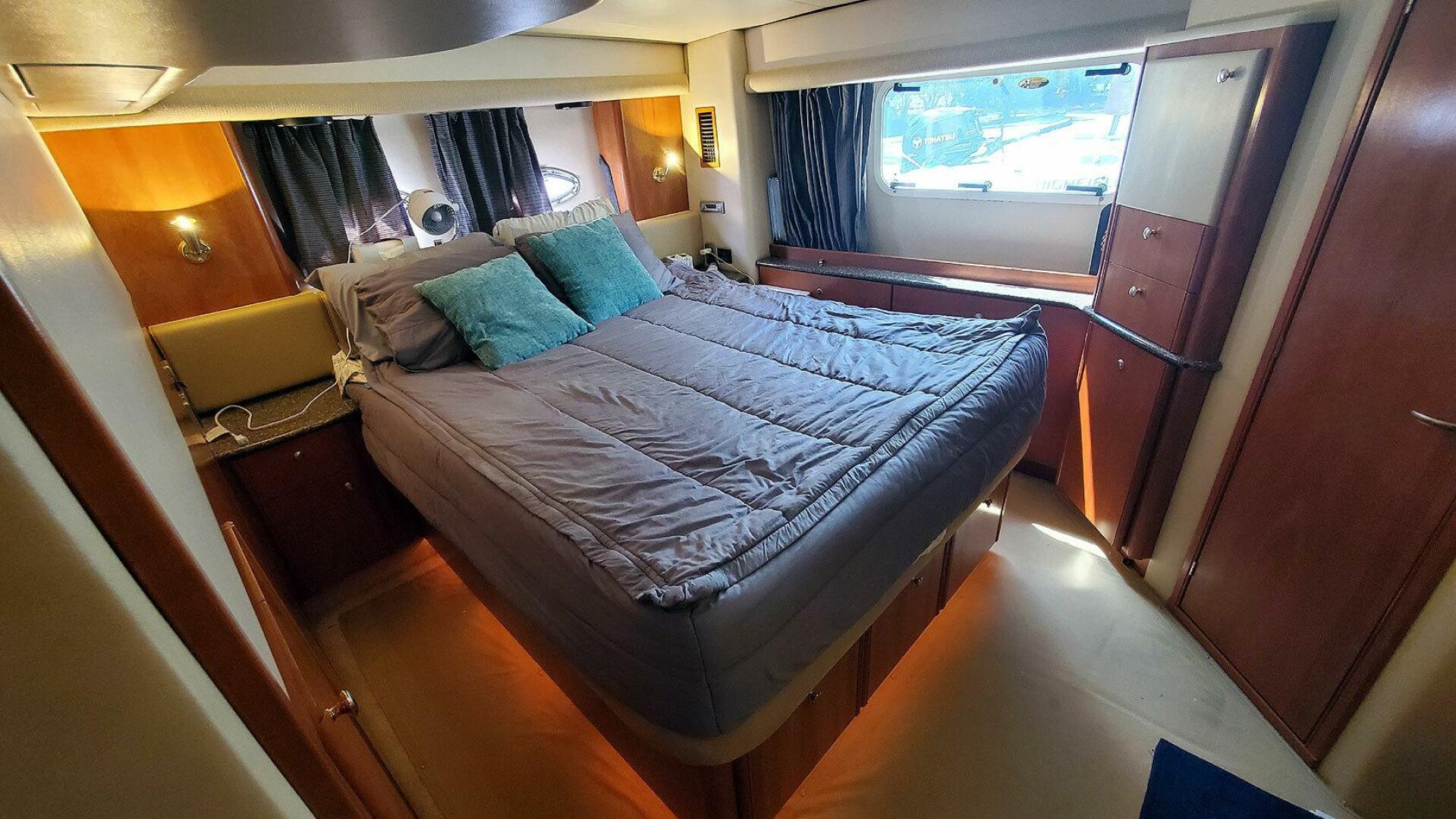 2004 Meridian 408 - Image 22