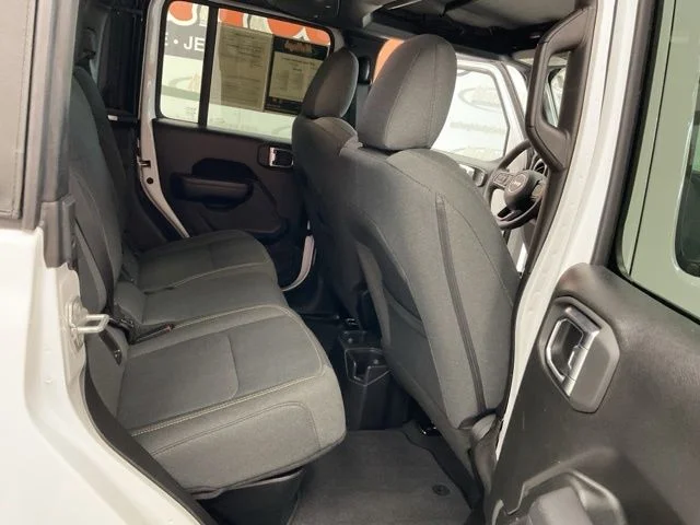 2025 Jeep Gladiator Sport S 4x4 - Image 22