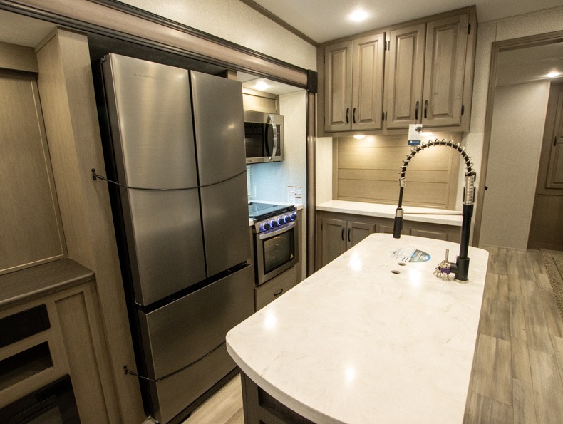 2022 Coachmen Chaparral 367BH - Image 9
