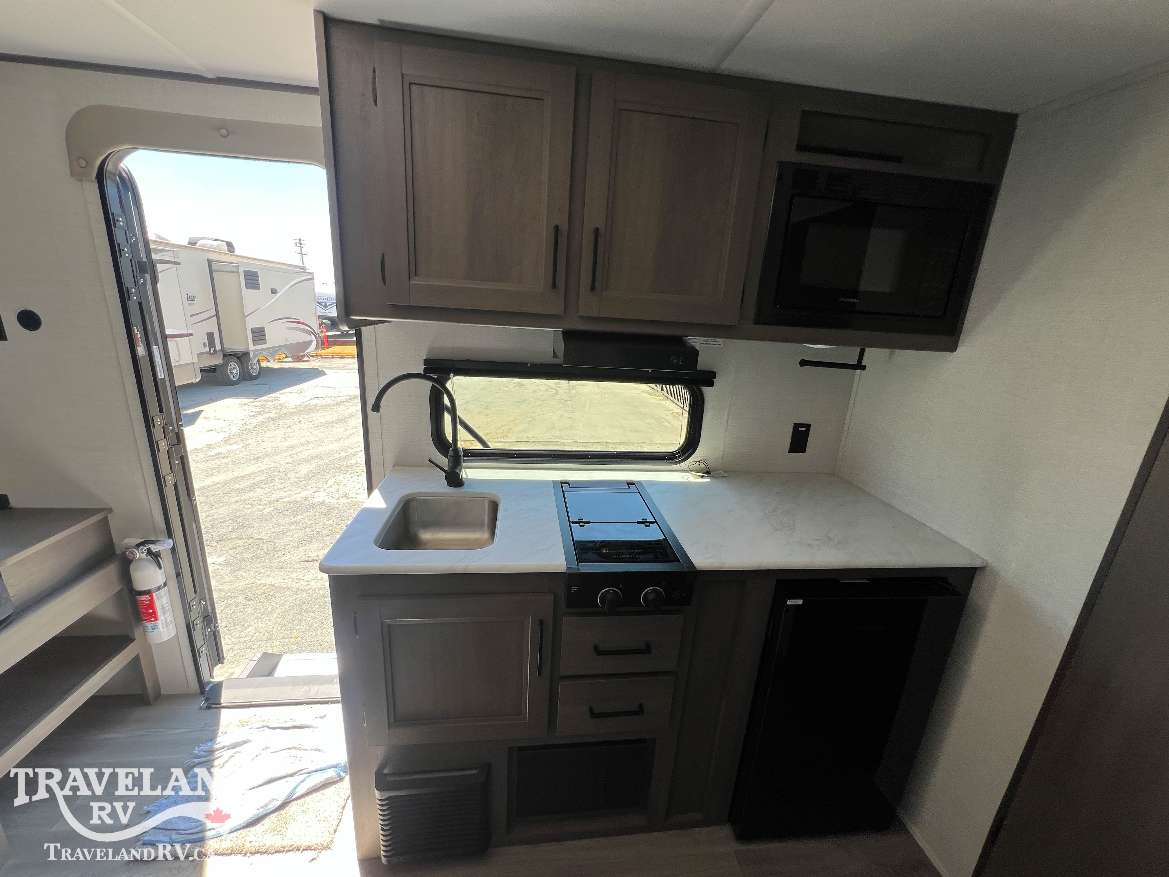 2025 Grand Design Transcend ONE 151BH - Image 14