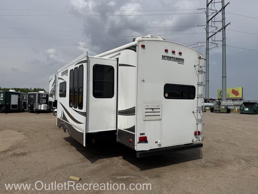 2014 Keystone Montana Mountaineer 295RKD - Image 6
