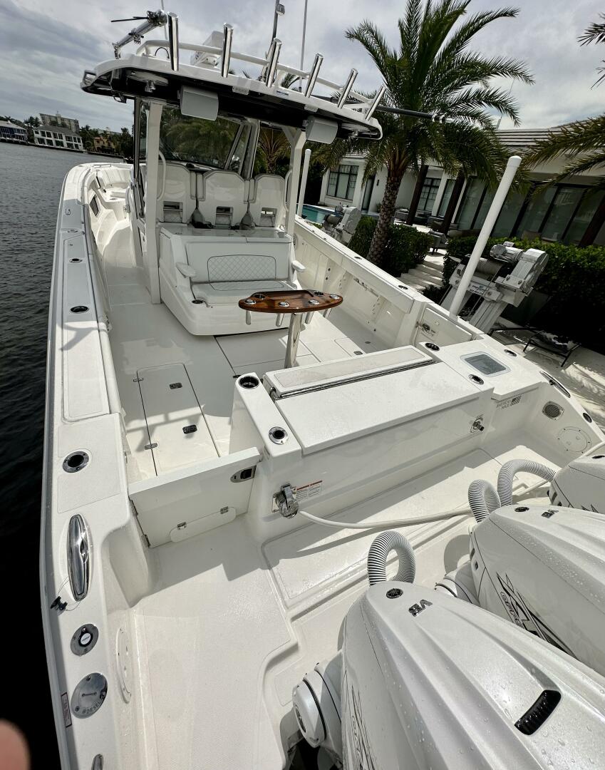 2022 Pursuit 378 - Image 8