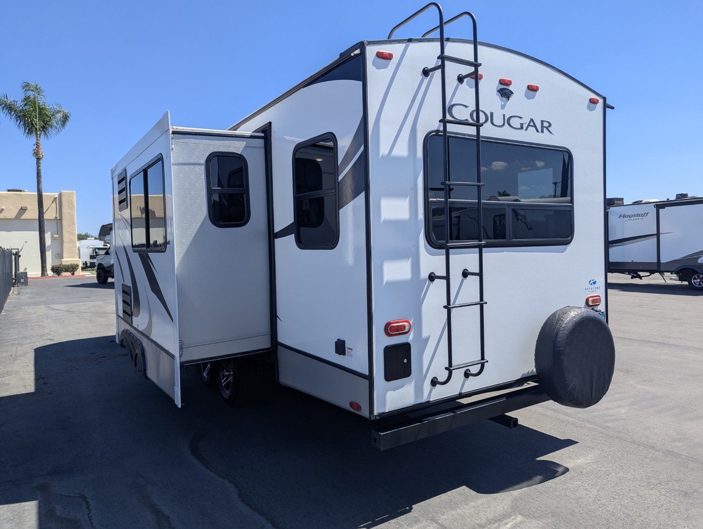2021 Keystone Cougar Half-Ton West 25RDSWE - Image 8