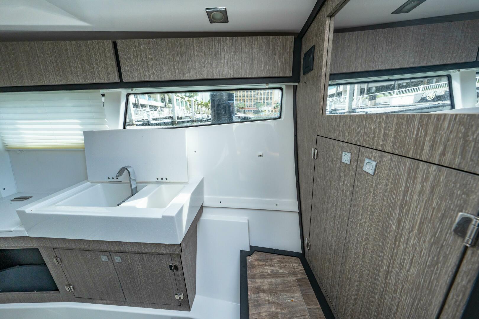 2023 Monterey 385SS - Image 32