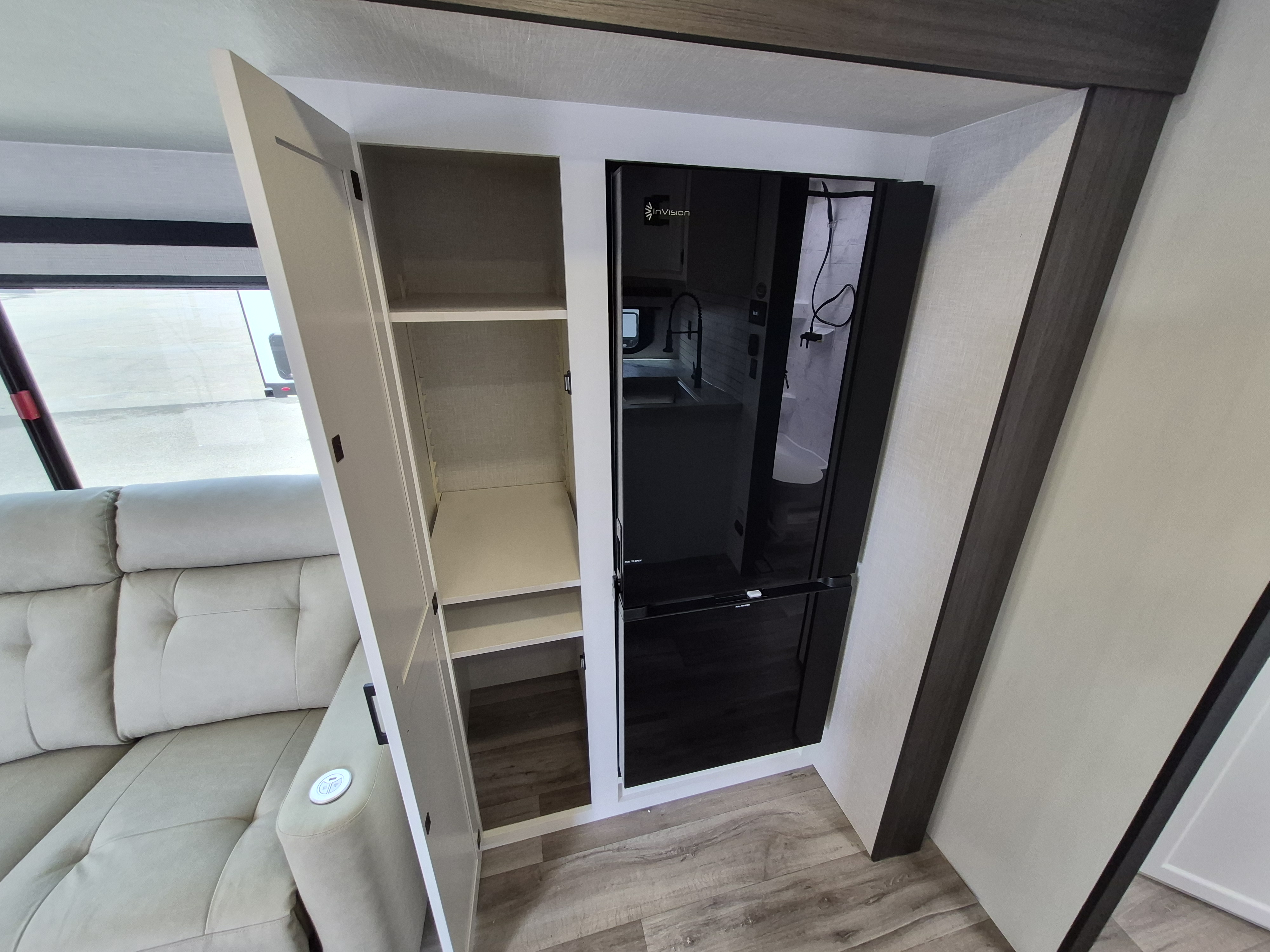 2026 VENTURE RV SPORTTREK 271VBH - Image 25
