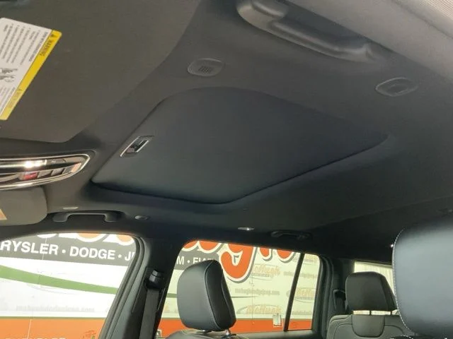 2026 Jeep Grand-Cherokee-L Laredo Altitude 4x4 - Image 34