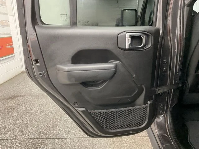 2025 Jeep Wrangler 4xe Rubicon 4x4 - Image 19