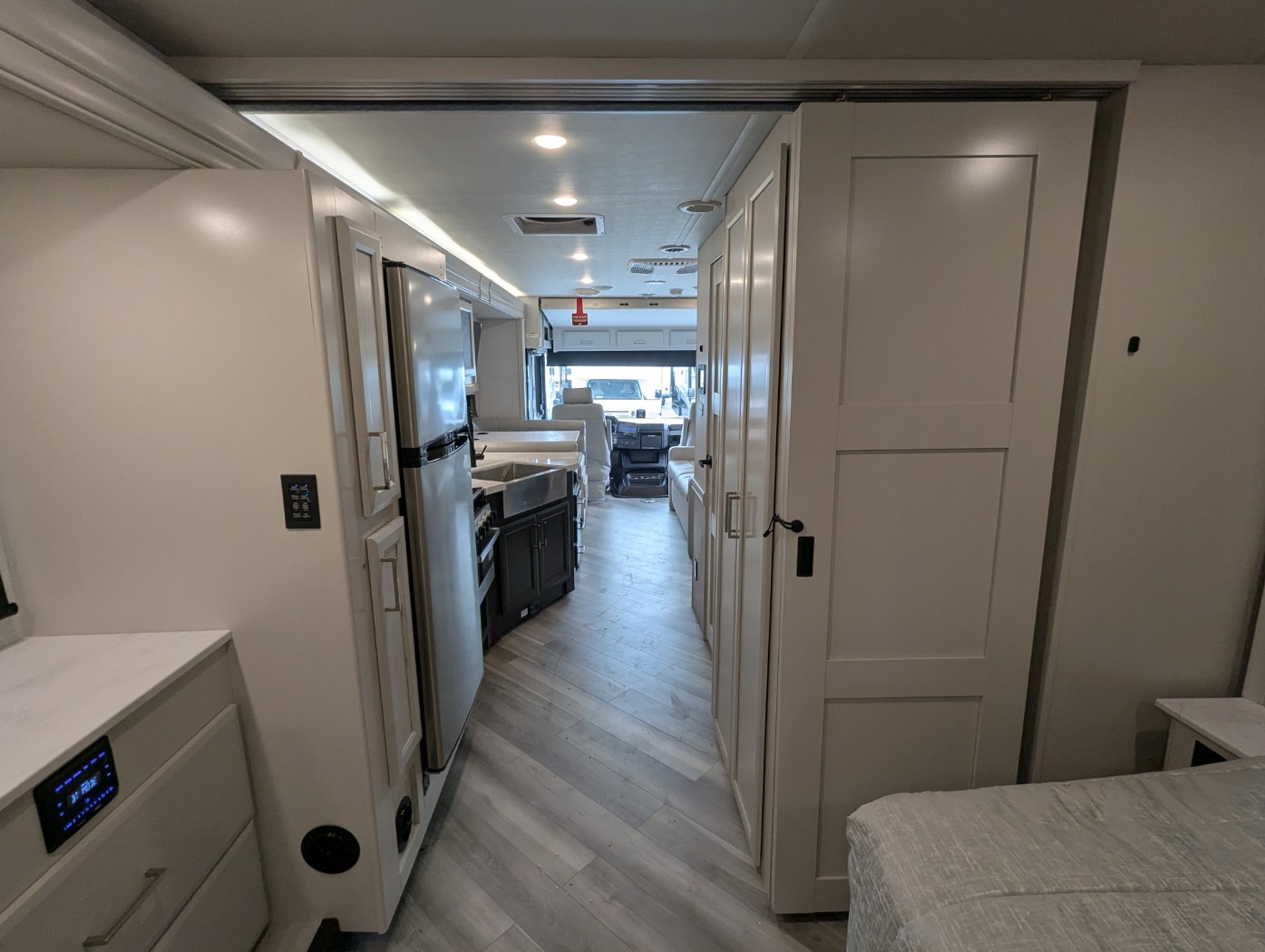 2026 Holiday Rambler Invicta 32RW - Image 32