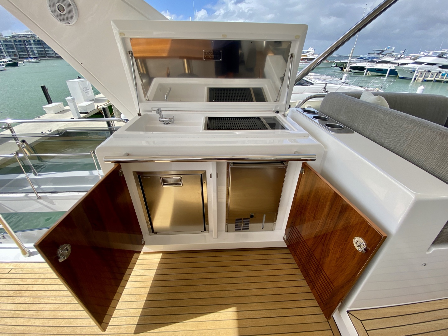2018 Azimut Flybridge - Image 43