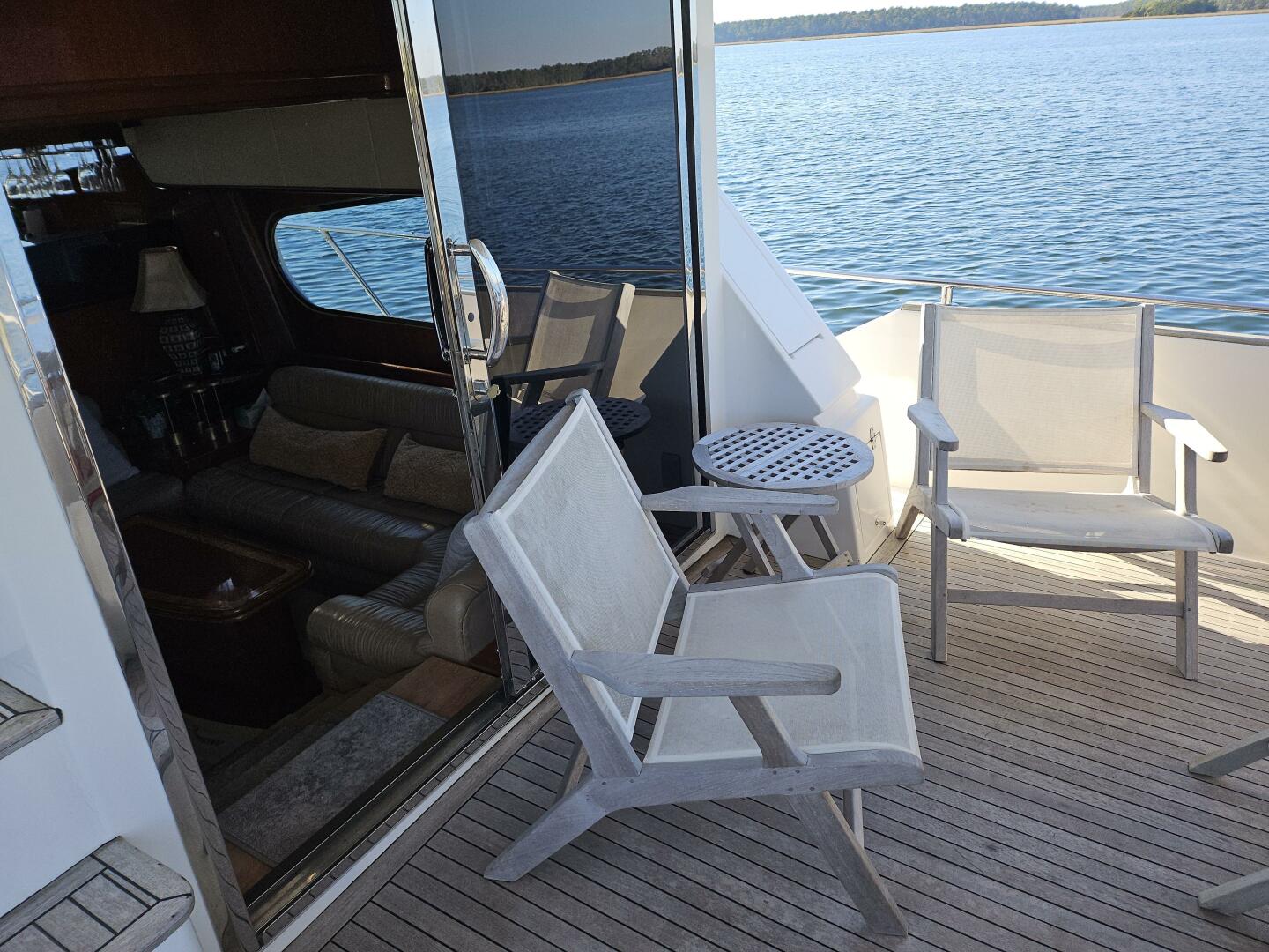 2003 Johnson Flybridge - Image 8
