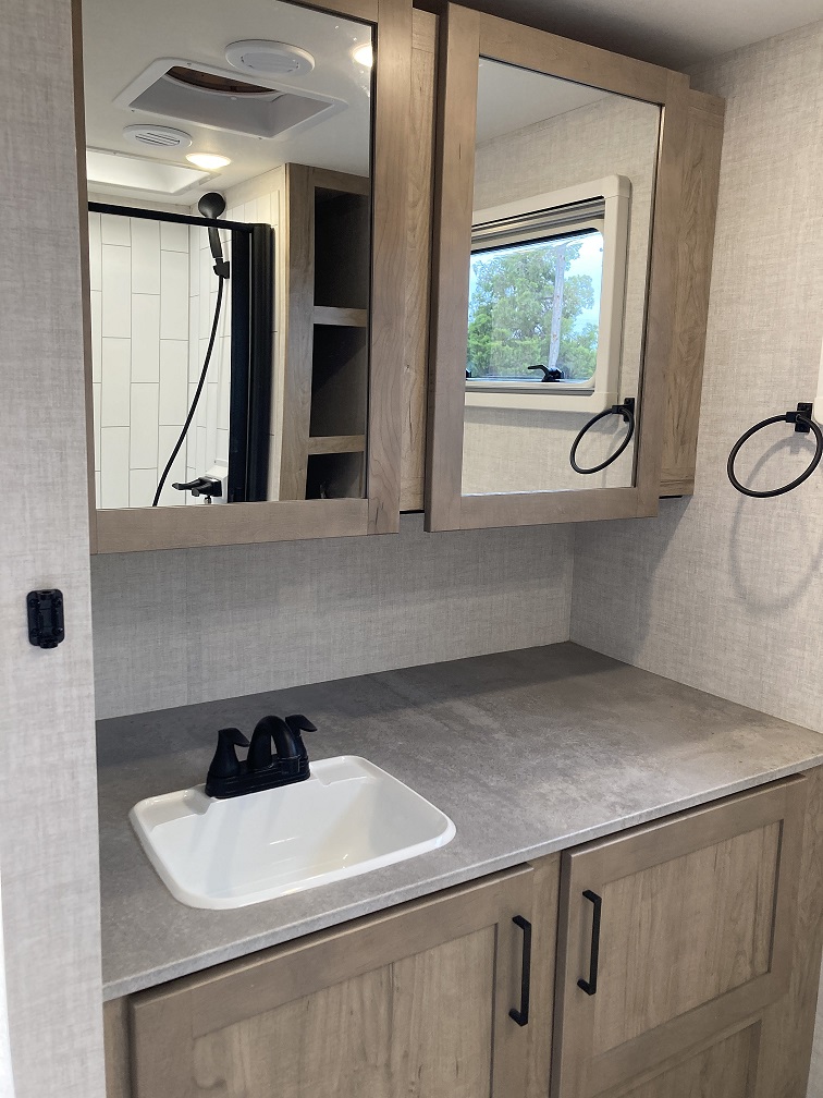 2023 Ember RV Touring Edition 26RB - Image 23