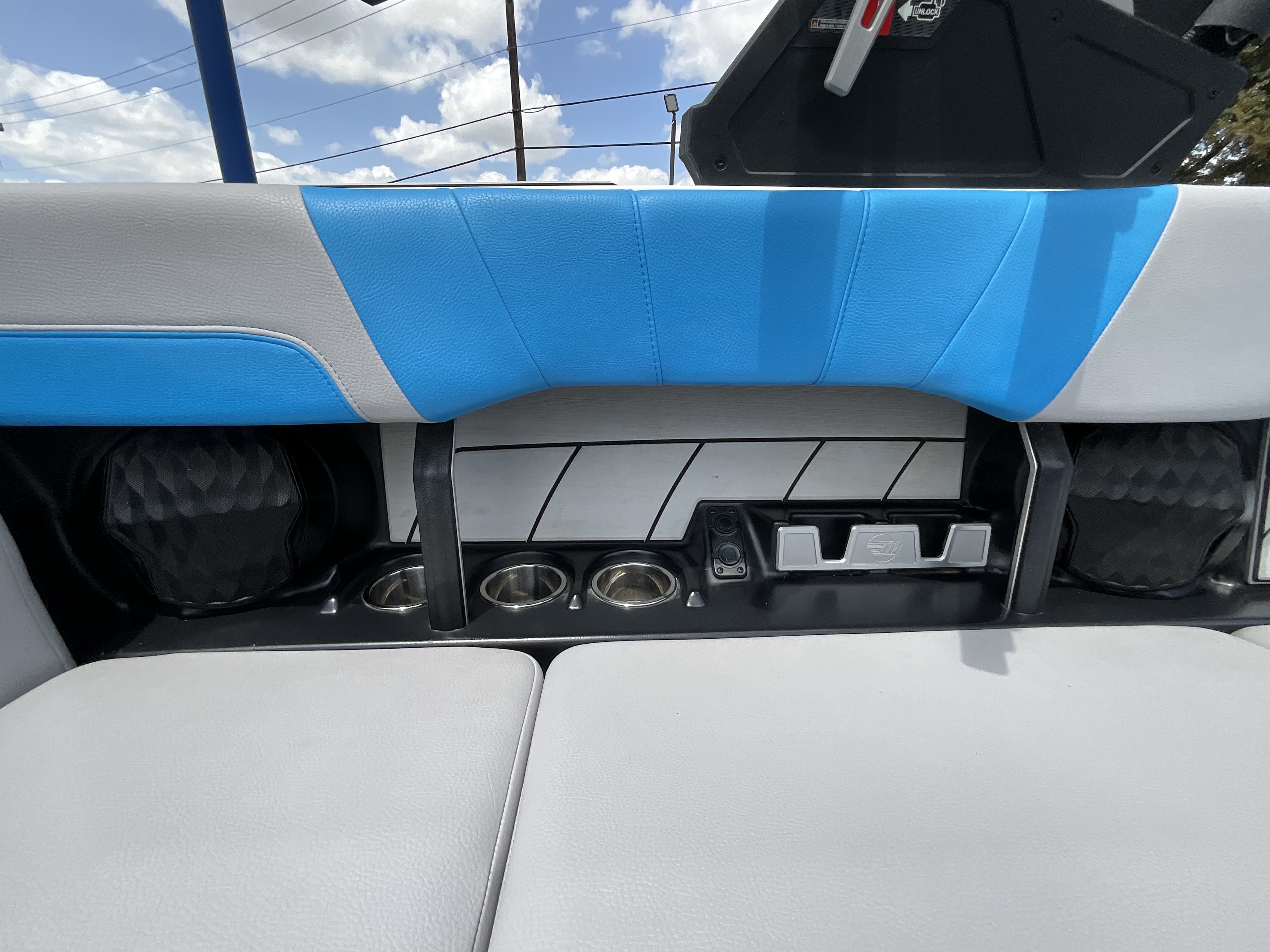 2022 MALIBU 23LSV - Image 20