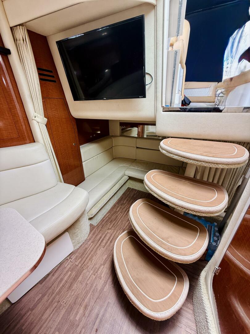 2004 Sea Ray 320 Sundancer - Image 14