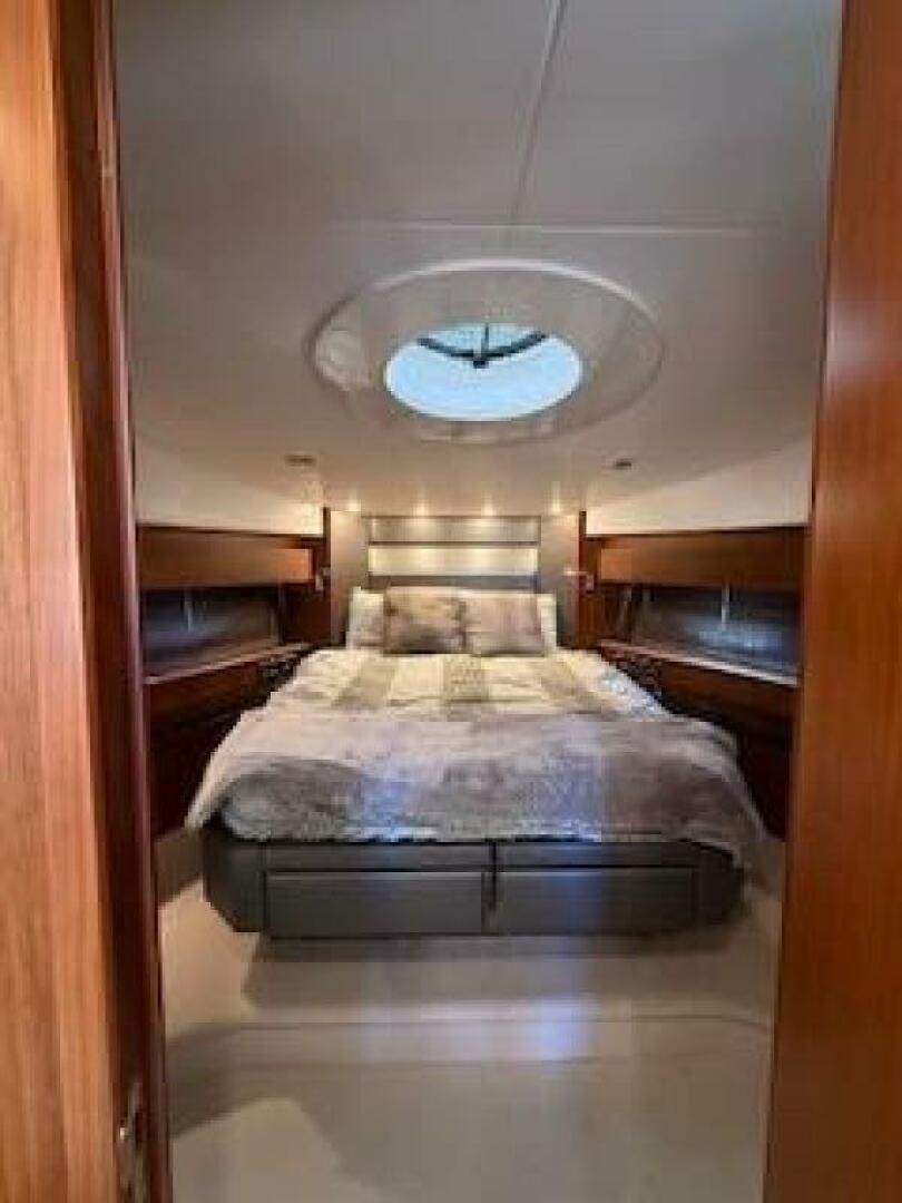 2012 Sunseeker Predator Sport Yacht 74 - Image 6