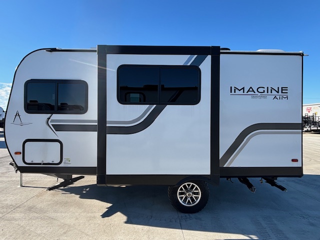 2025 Grand Design Imagine AIM 16ML - Image 3