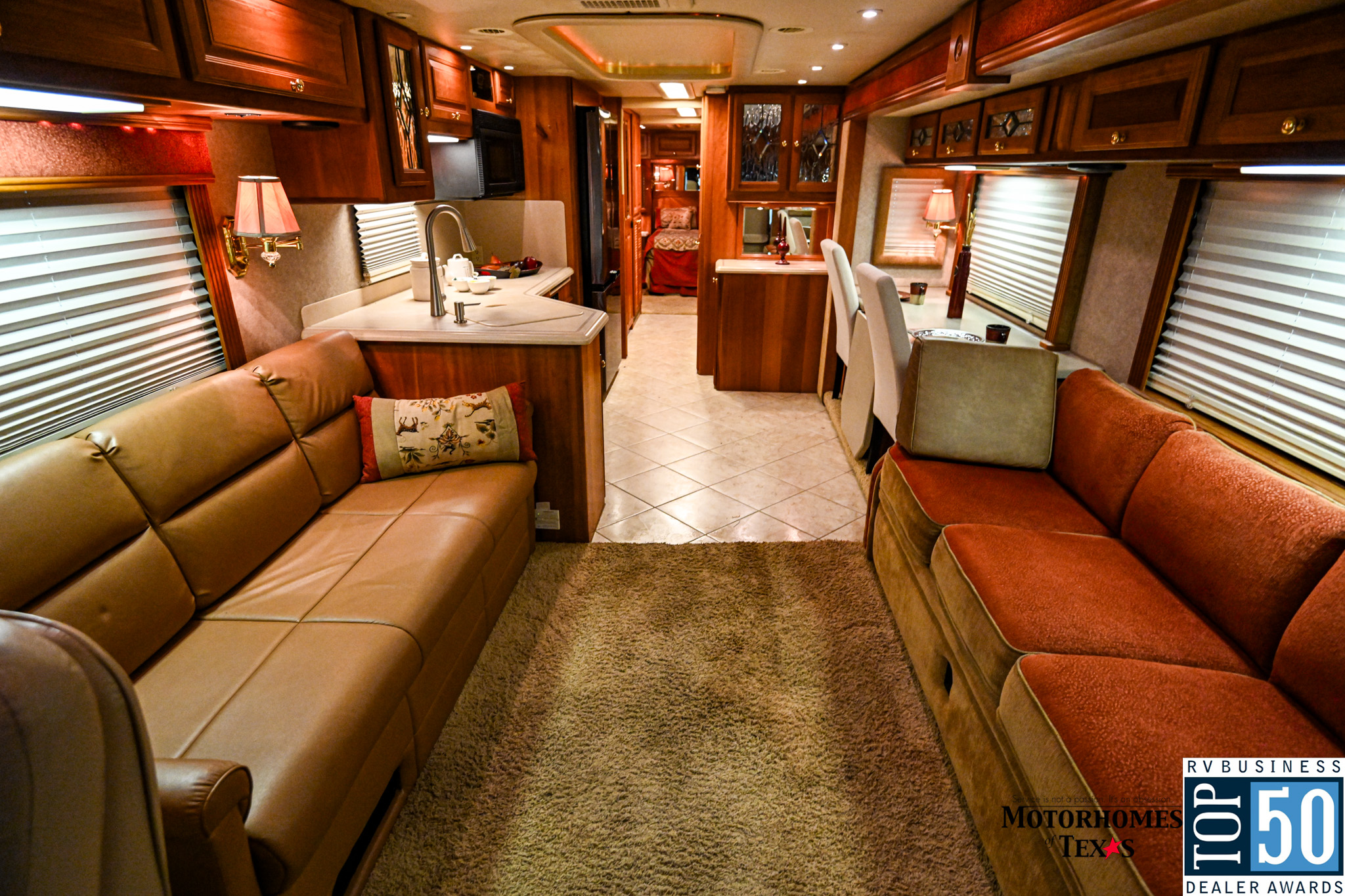 2002 Foretravel U320 4020 PBDS - interior 2