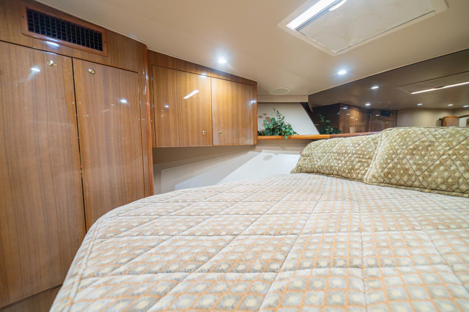 2006 Viking 56 Convertible - Image 58