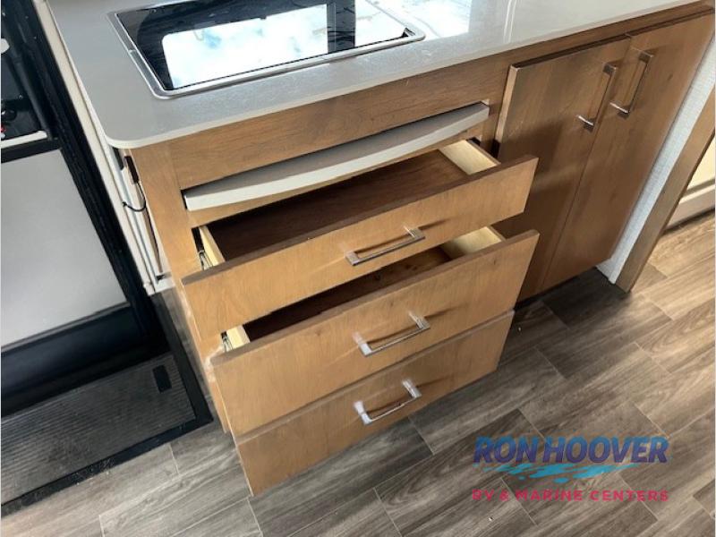 2020 TIFFIN 24TW - Image 19