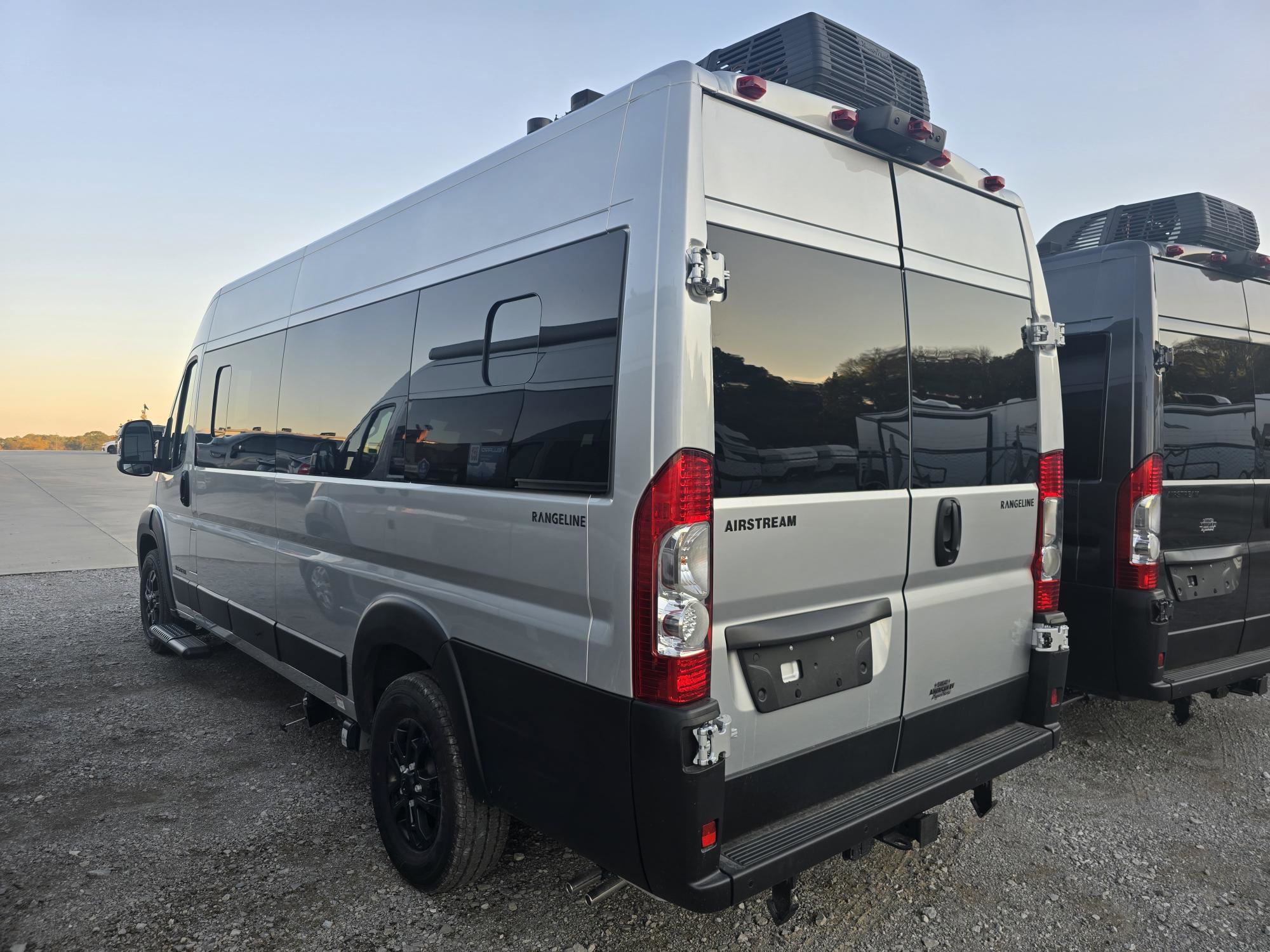 2026 AIRSTREAM RANGELINE - Image 6