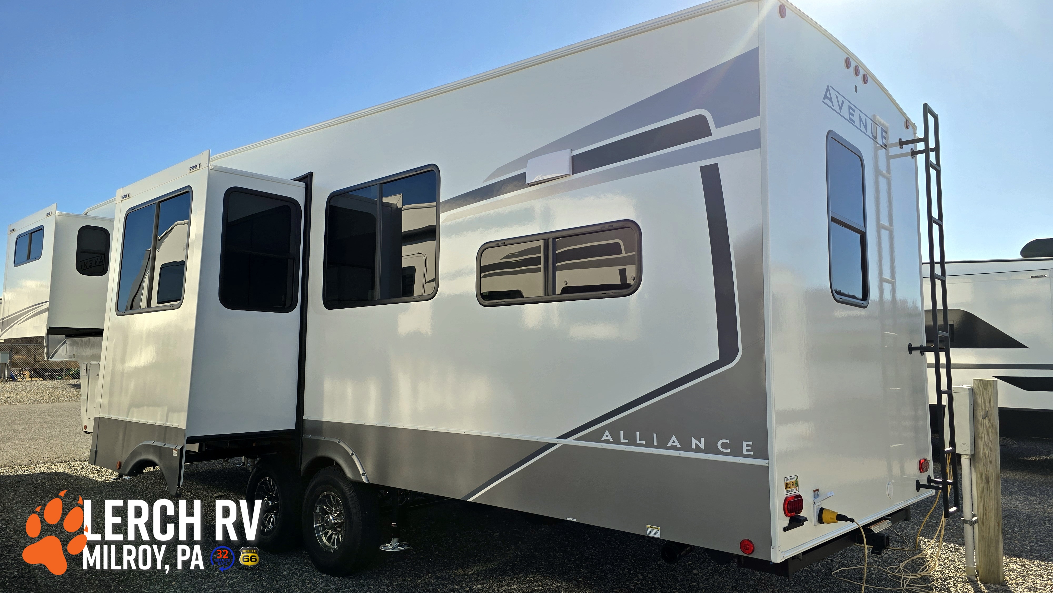2026 Alliance RV AVENUE 35RKS - Image 5