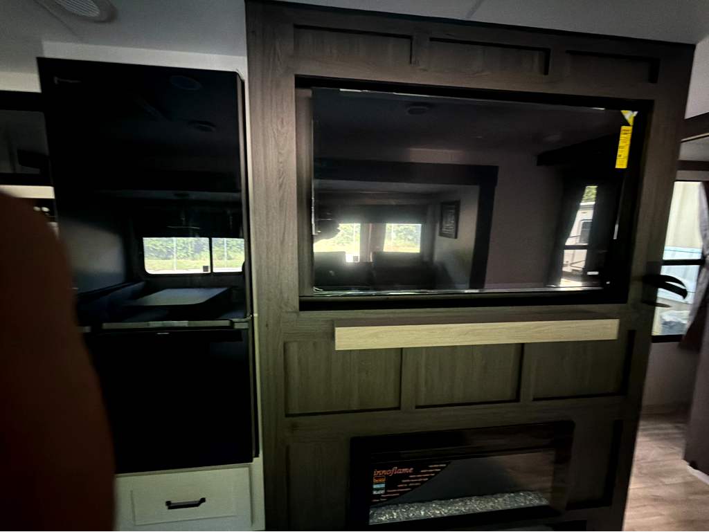 2027 VENTURE RV SIENNA 311VDB - Image 26