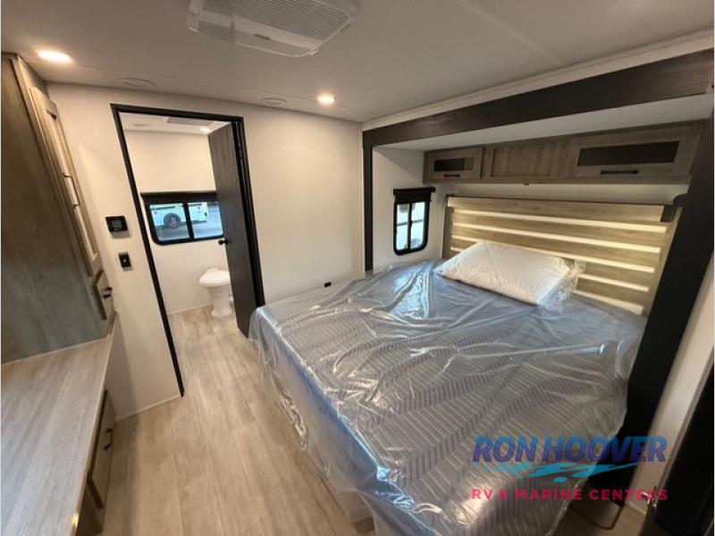 2026 PALOMINO 3300FLBS - Image 8