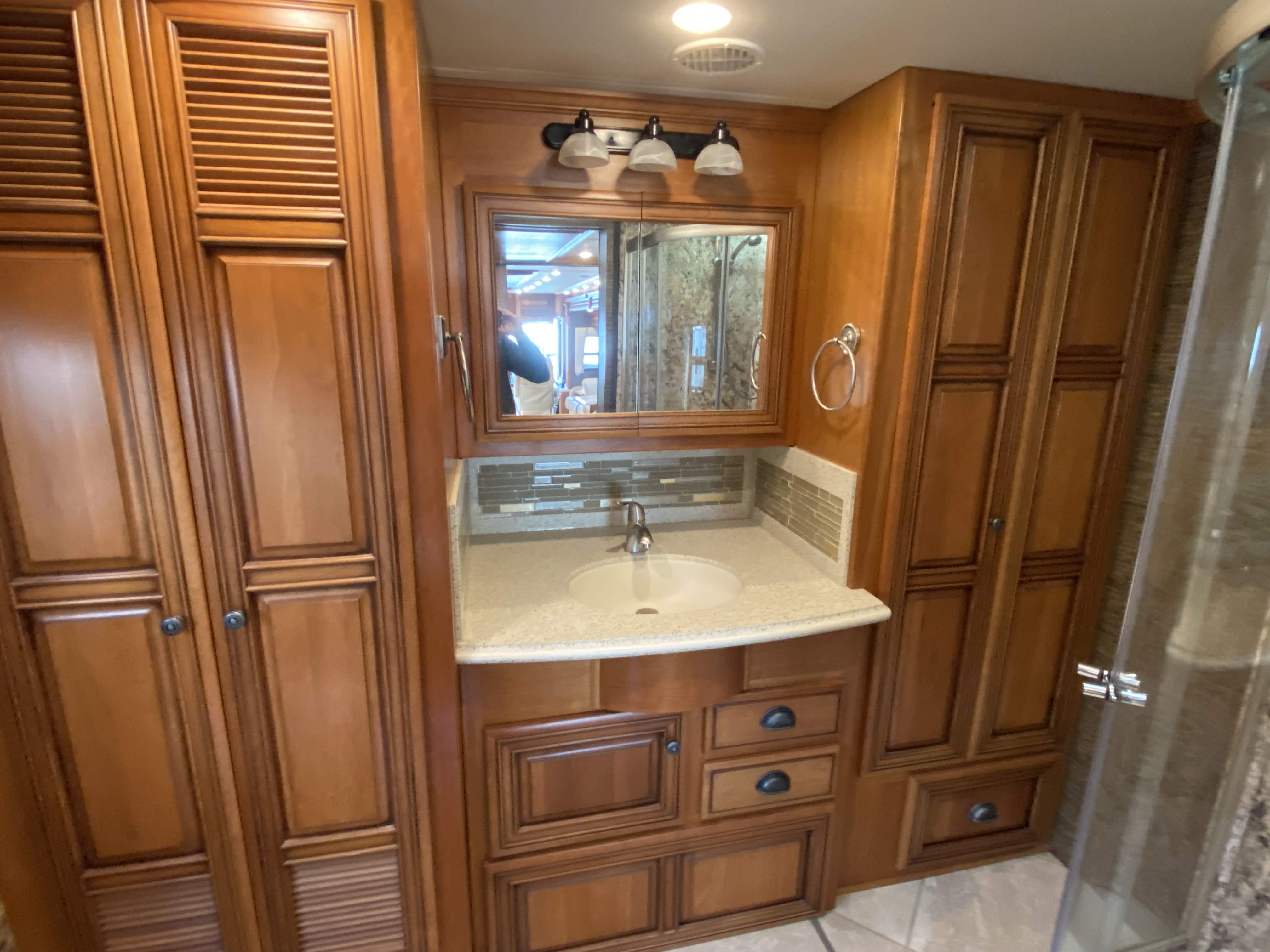 2015 NEWMAR DUTCHSTAR 3736 - Image 30