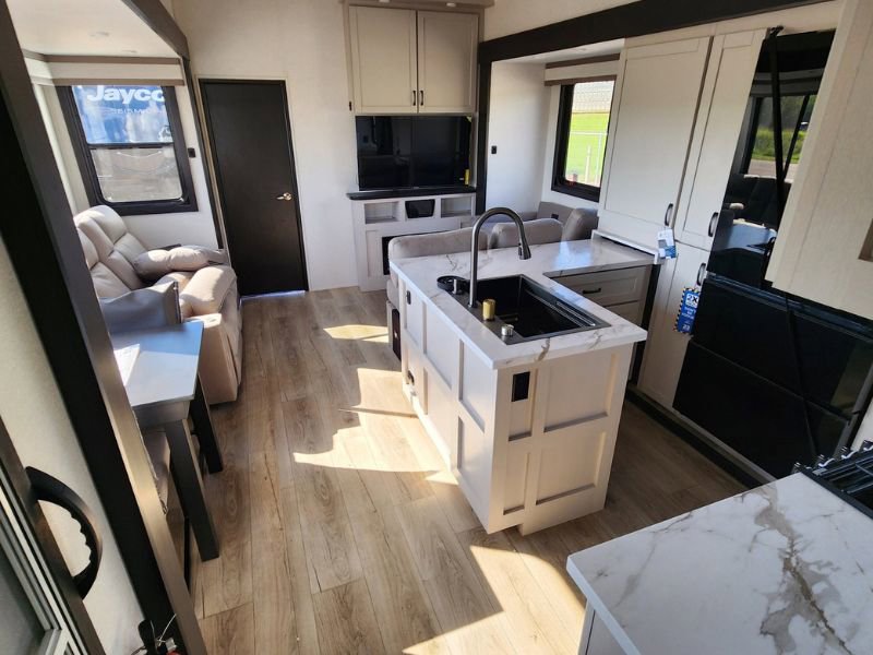 2026 JAYCO SEISMIC 395 - Image 8