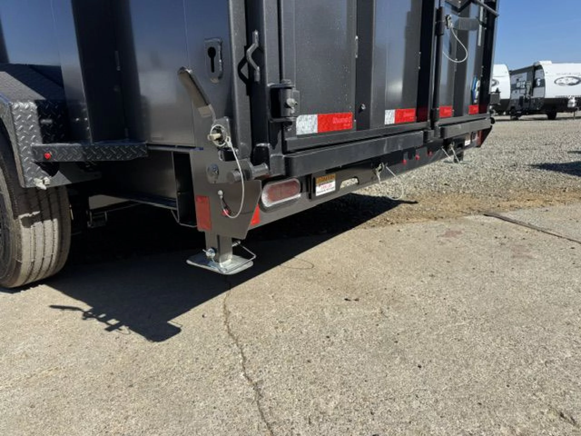 2027 DIAMOND C TRAILERS DIAMOND C LPT 207 HEAVY DUTY 14X82 32 SIDES PACESETTER - Image 6