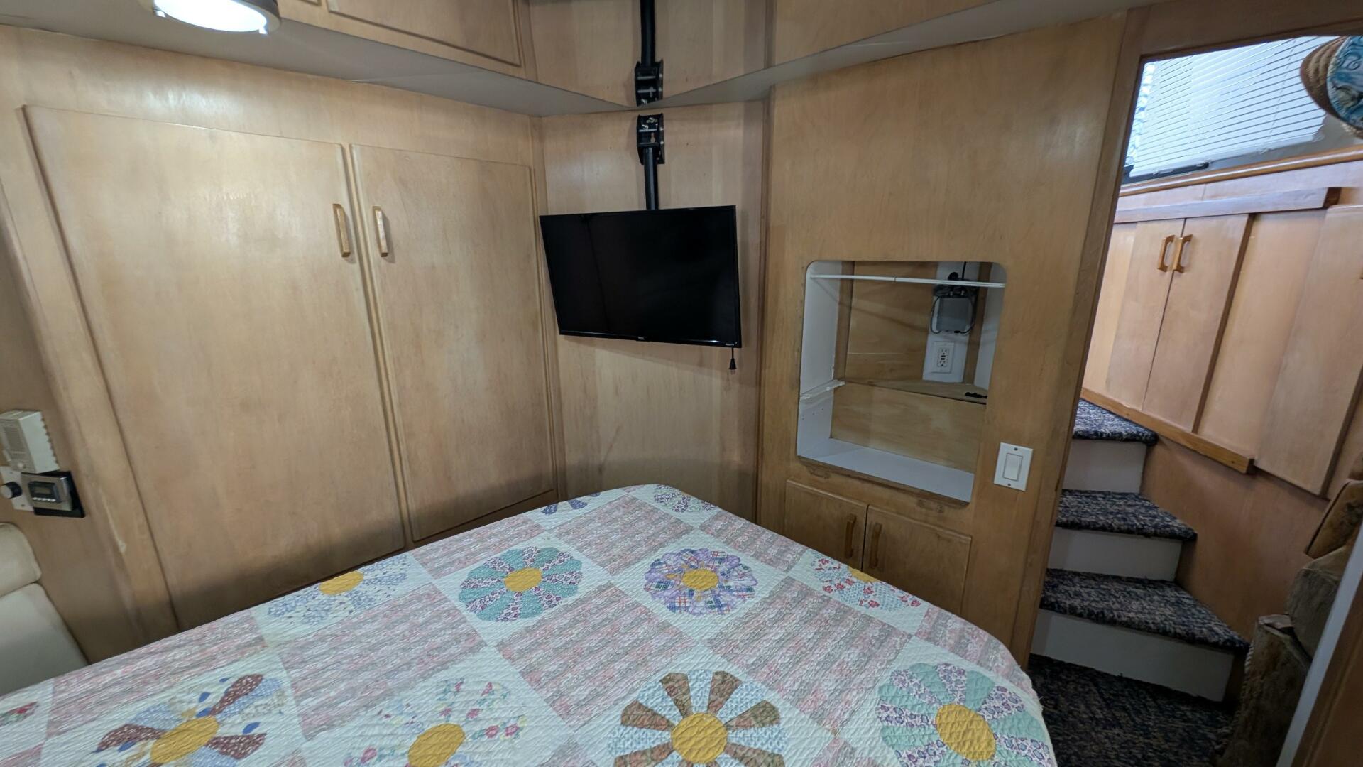 1994 Carver 370 AFT CABIN - Image 35