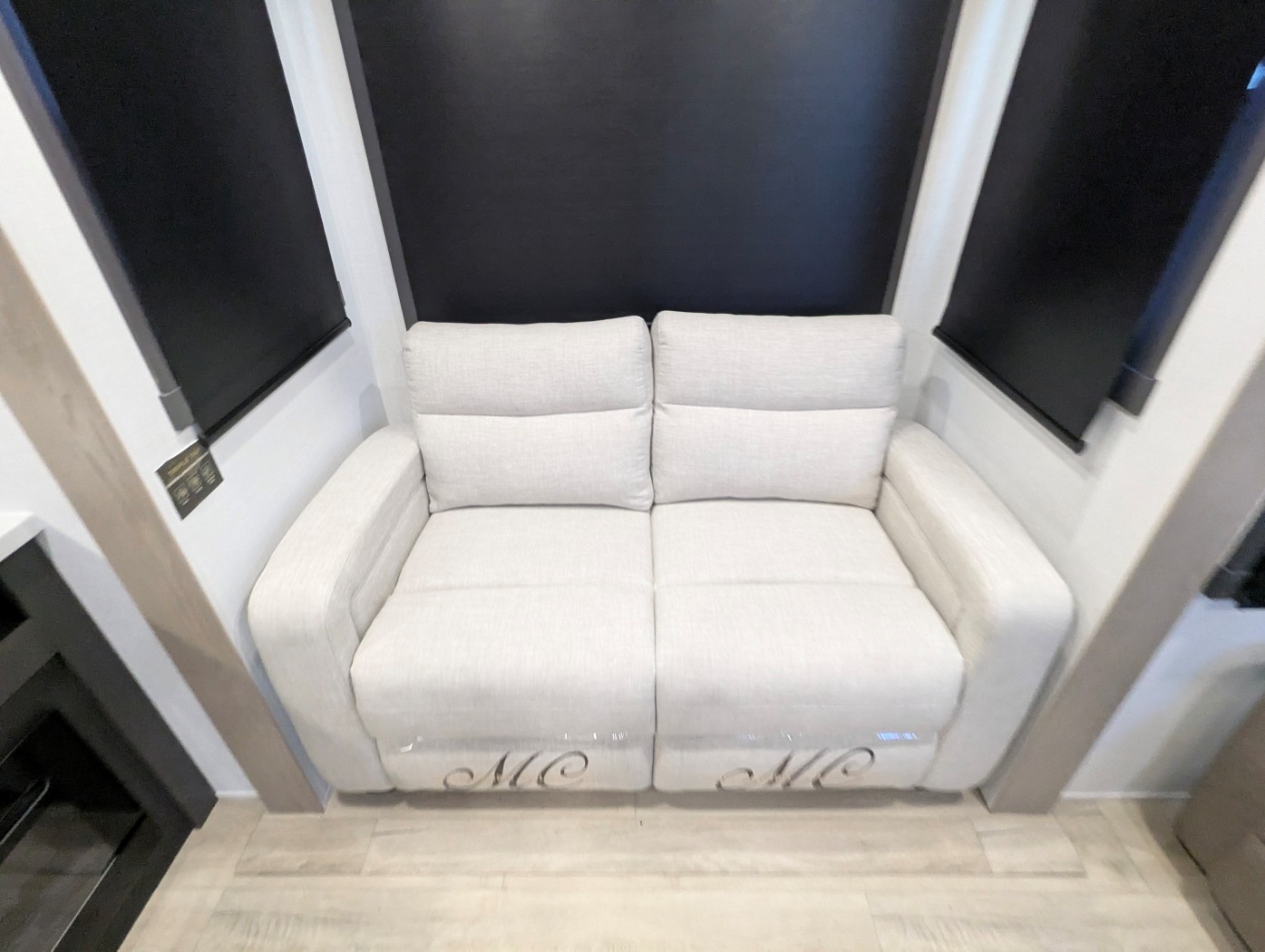 2026 Forest River Rockwood Signature R371RK - Image 26
