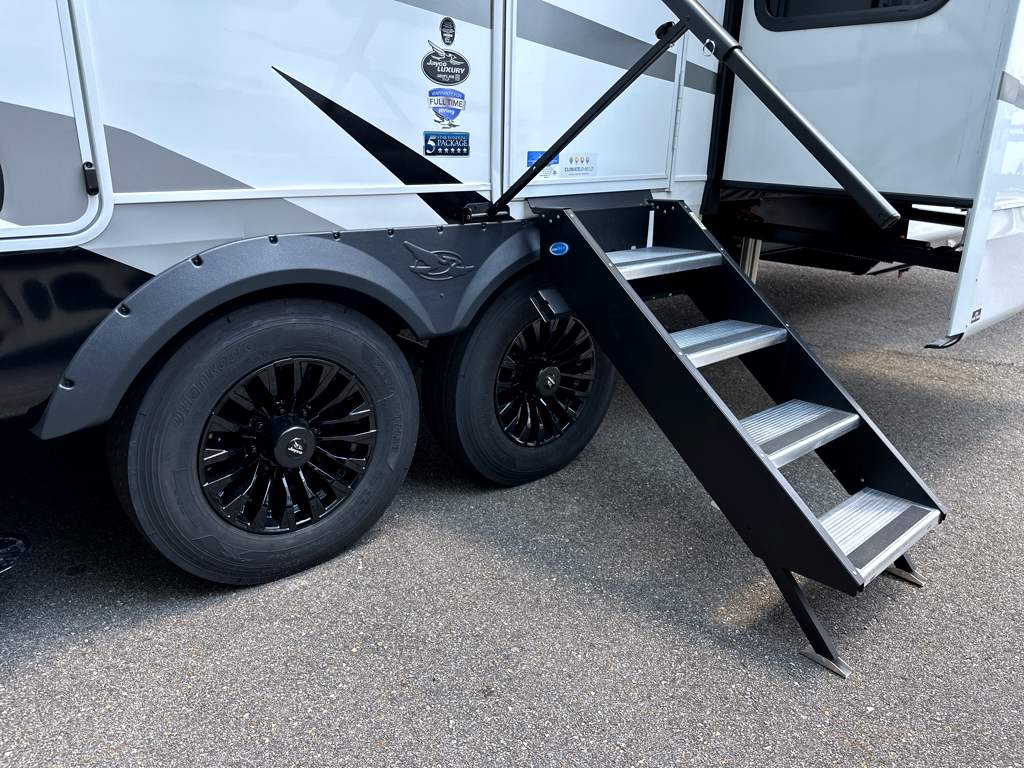 2026 JAYCO NORTH POINT 382FLRB - Image 8