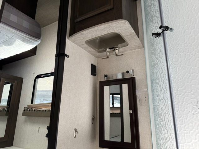 2019 Starcraft Launch Outfitter 24RLS - Image 14